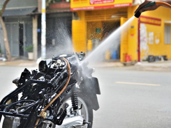 Giải mã điềm báo kỳ lạ khi nằm mơ thấy rửa xe