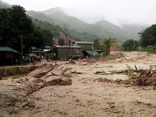 Ngủ mơ thấy nước lũ báo hiệu những khó khăn sắp đến?