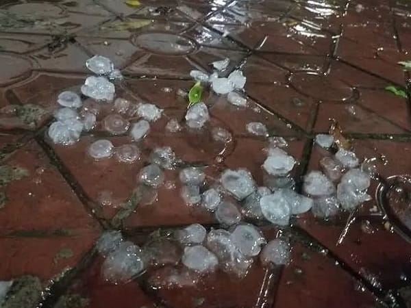 Chiêm bao thấy mưa đá rồi trời quang